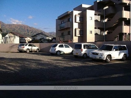 ヴィラ横田[1LDK/37.12m2]の駐車場1