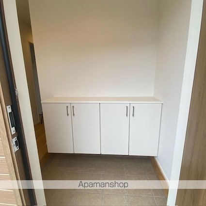 小柿１０丁目戸建て賃貸　Ｂ棟[2SLDK/77.3m2]の玄関