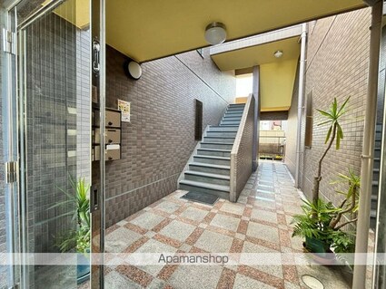 和歌山県和歌山市鳴神[2LDK/54m2]のエントランス1