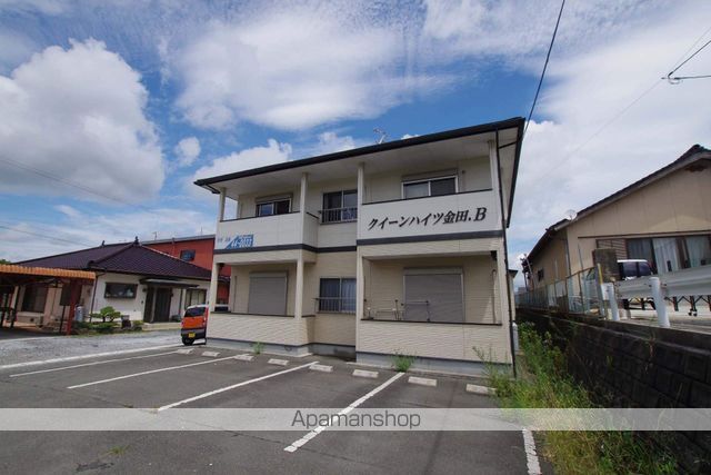 クイーンハイツ金田 B棟の玄関写真