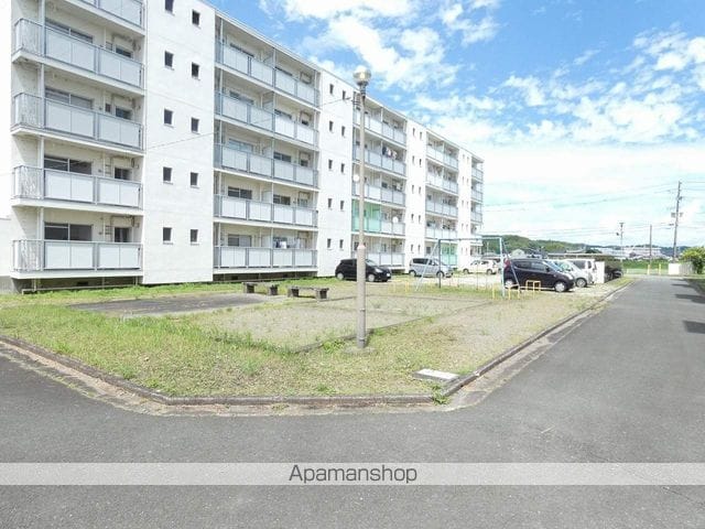 ビレッジハウス上野部2号棟の外観写真