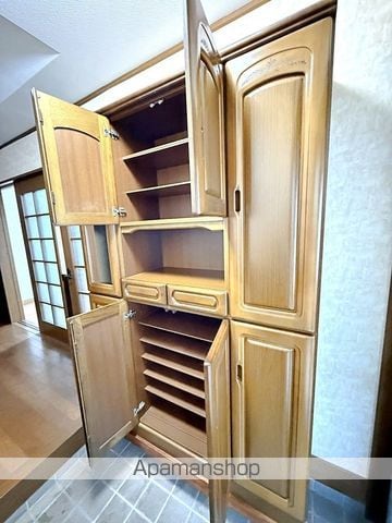焼津市 1階建 築30年の内装写真