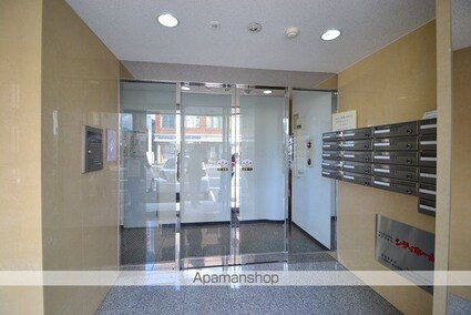 広島県広島市佐伯区楽々園３丁目[1DK/37m2]のエントランス2