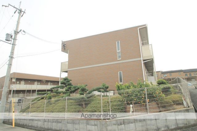 アンプルール クラージュコリーヌシャンIIの外観写真