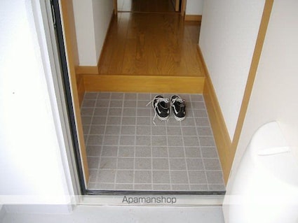 ヴィラ・クレアーレ[2LDK/57.92m2]の玄関