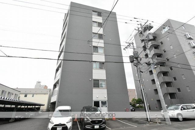 サムティ学園前の外観写真