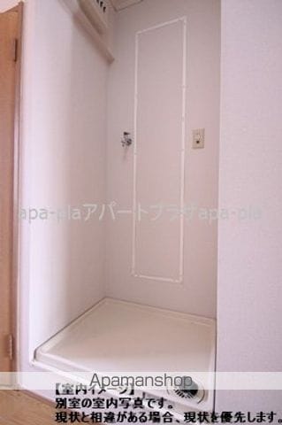 西武鉄道新宿線 南大塚駅 徒歩18分 2階建 築32年の内装写真