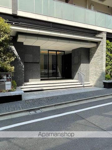 ザ・パークハビオ早稲田の玄関写真