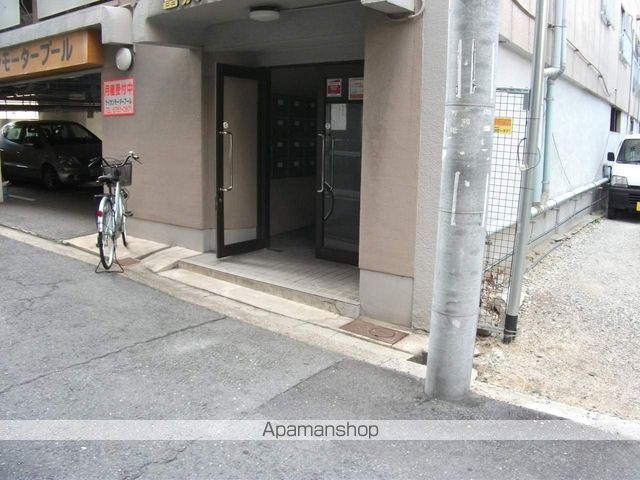 冨沢マンションの玄関写真