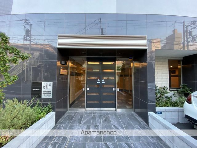 小田急伊勢原駅前マンションの玄関写真