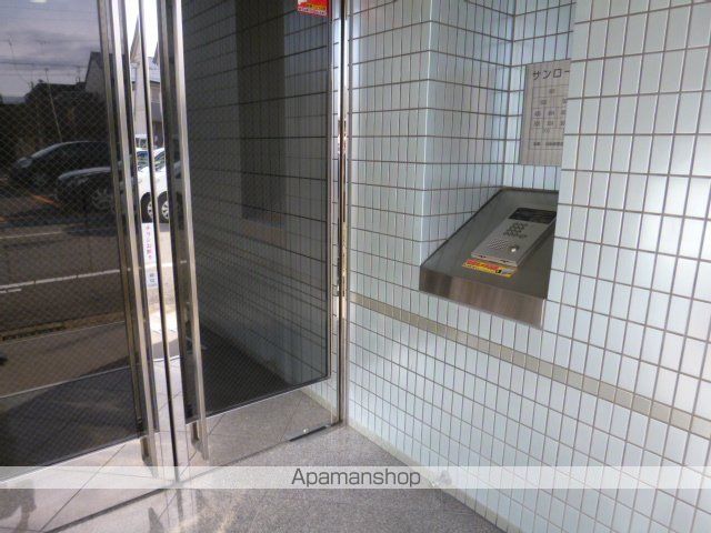 サンローズ本町の玄関写真