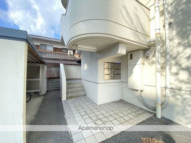 アーバネスト西村IIIの玄関写真