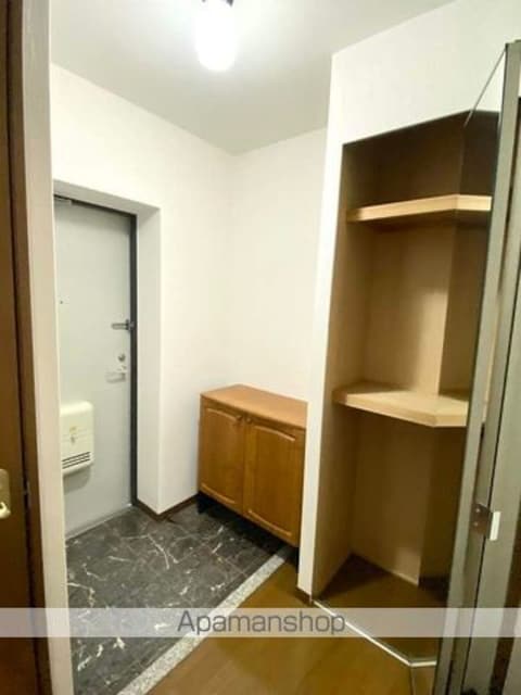 和歌山県和歌山市小雑賀[1LDK/40.33m2]の玄関