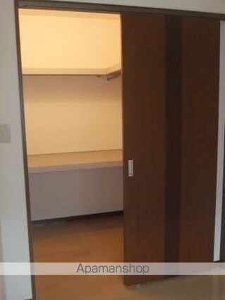 ジェネス中野[2LDK/61.63m2]の収納