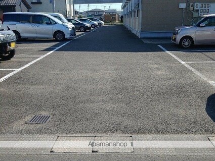 レオパレス美田園[1K/28.02m2]の駐車場