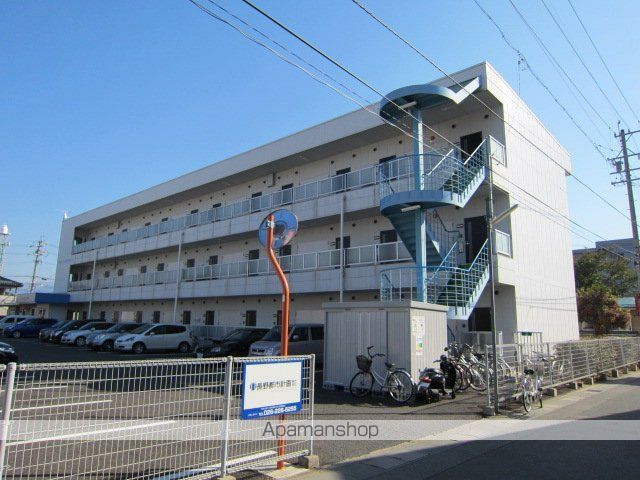 メープル中御所の外観写真