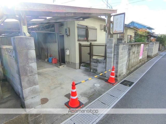 サンハイツ伊勢田の玄関写真