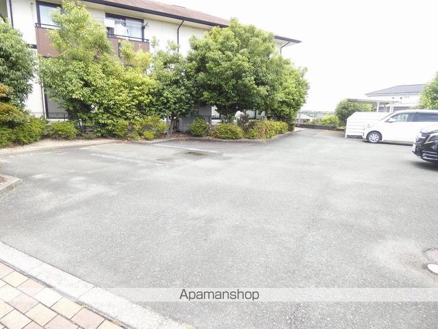 臨江ハイツ2号館A棟の外観写真