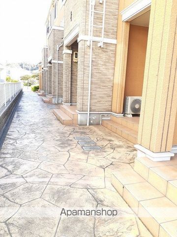 名鉄常滑線 聚楽園駅 徒歩7分 3階建 築15年の玄関写真