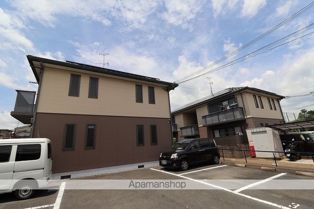 ファミール吉川の外観写真