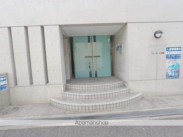 フォンテーヌ曽根の玄関写真