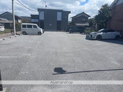 レオパレスＦ　Ｗｉｎｇ[1K/23.18m2]の駐車場