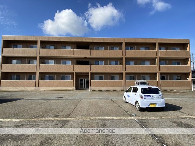 apartment 山形県鶴岡市新海町12-15
地図を見る