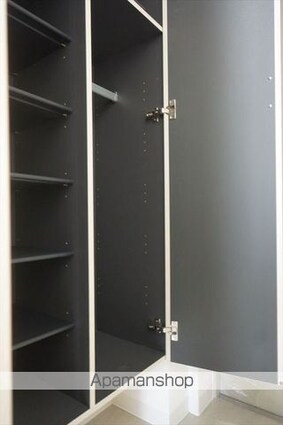 愛知県名古屋市中区栄１丁目[2LDK/65.58m2]の玄関