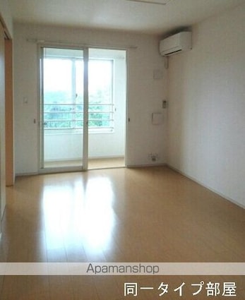 トレフル　Ｊ[2LDK/60.75m2]のリビング・居間1