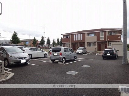 愛知県小牧市大字三ツ渕[2LDK/57.63m2]の駐車場