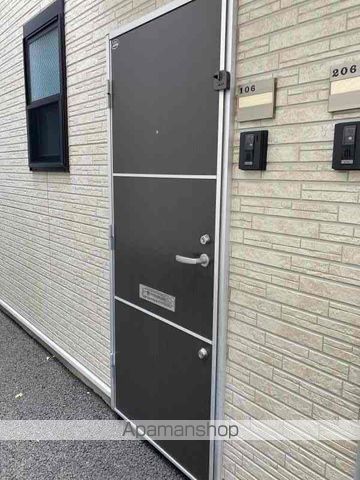 メゾンノーサイド白山駅前の玄関写真
