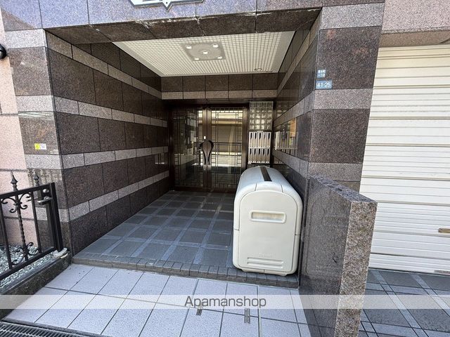ベルトピア江坂の玄関写真