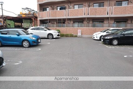 ルーブル・ベル[1K/29.61m2]の駐車場