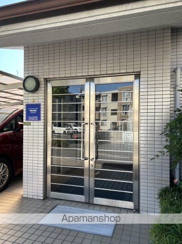 宮脇ビルの玄関写真