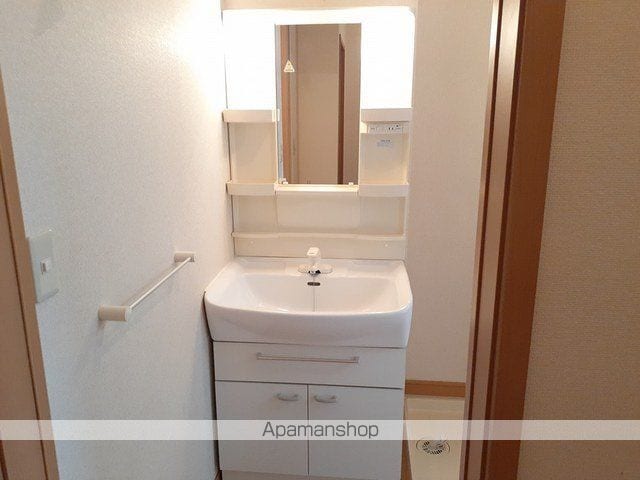 ヴィラ・かたかご Iの内装写真