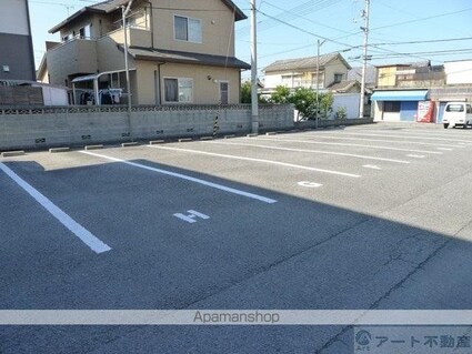 フォブールＭⅠ[2LDK/53.02m2]の駐車場