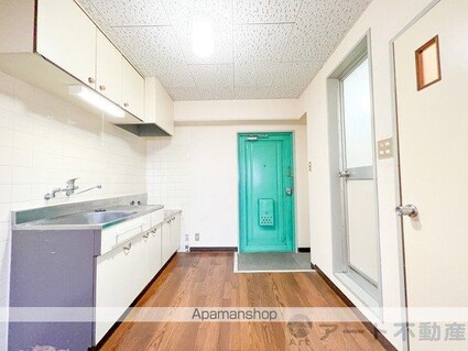 久保ビル[2K/34.11m2]の内装1