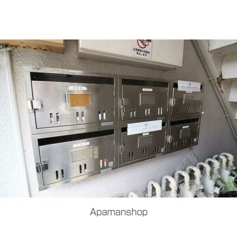 メゾンドロワールの玄関写真