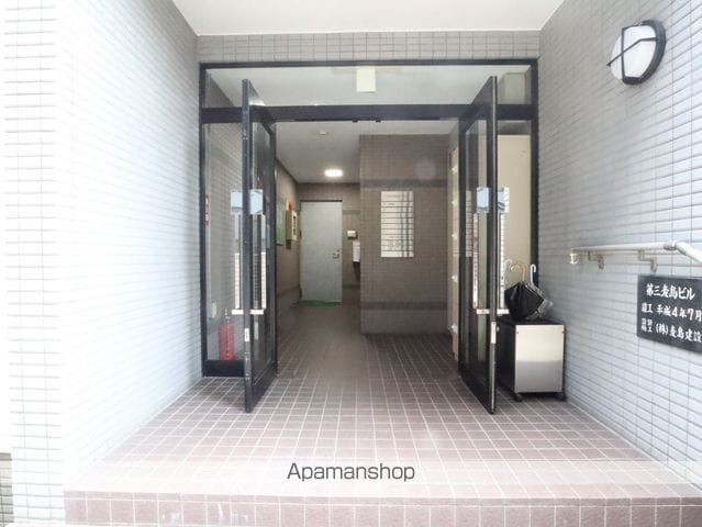 麦島建設本社ビルの玄関写真