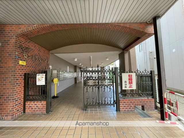 八尾セントラルハイツの玄関写真
