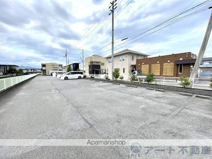 レオパレスソレーユ[1K/23.18m2]の駐車場