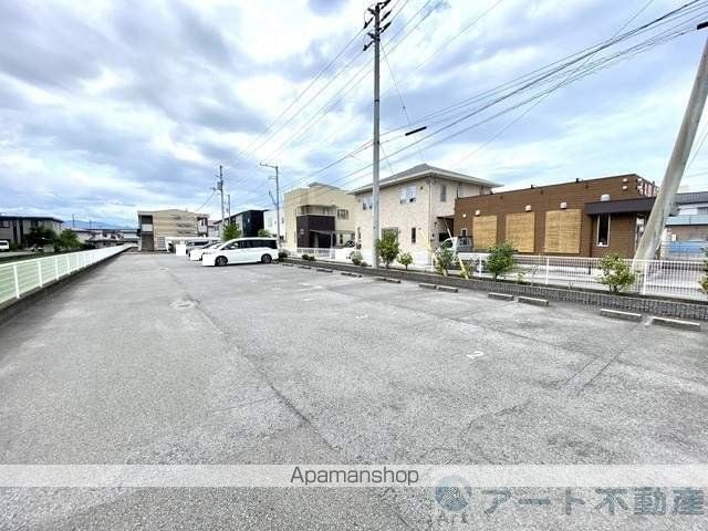 レオパレスソレーユ[1K/23.18m2]の駐車場