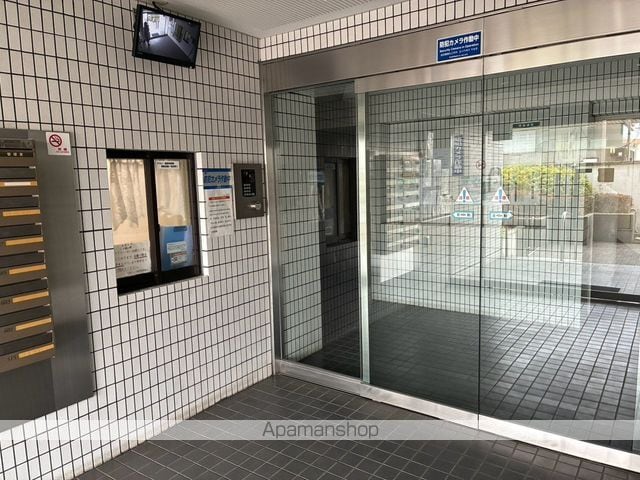 日神パレス鶴間の玄関写真