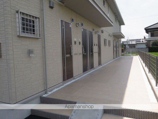 コモド社前の玄関写真