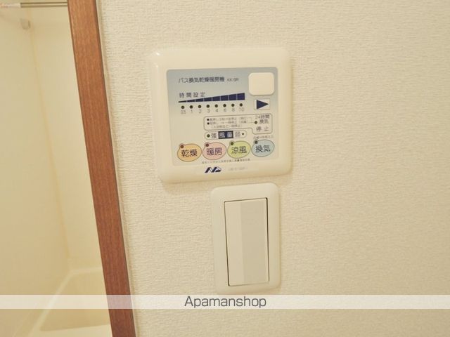 ロイヤルクイーンズパーク江坂の内装写真