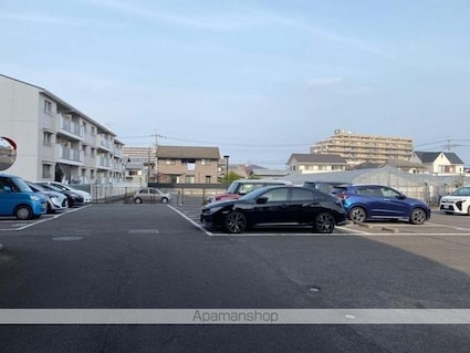 ダイアパレス太田第５　[3LDK/73.86m2]の駐車場