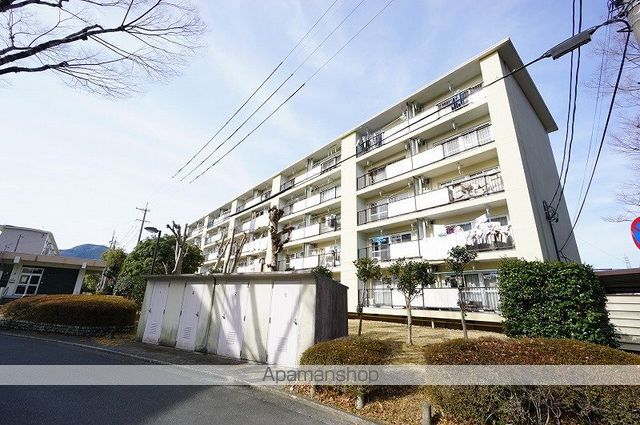 松富団地12号棟の外観写真