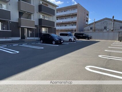 レフィーノ[1LDK/41.86m2]の駐車場