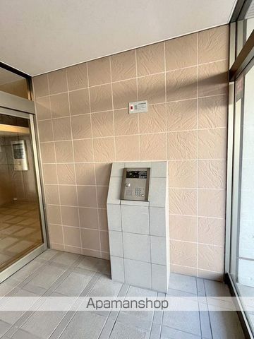 エンブレーマ西池の玄関写真