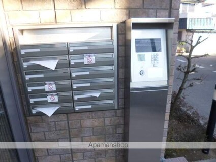 ロイヤルコート[1K/29.9m2]の外観4